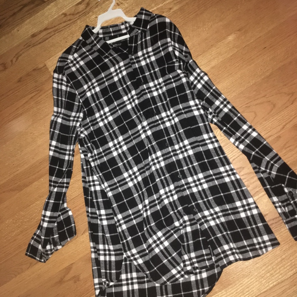 Black and white long line flannel